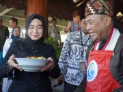 Sajikan 9.783 Porsi Pindang Serani, Jepara Pecahkan Rekor MURI
