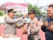 Cara Unik Kapolres Jepara Motivasi Kinerja Jajarannya, Beri Hadiah Hingga Menyuapi Makan Anggota yang Ultah
