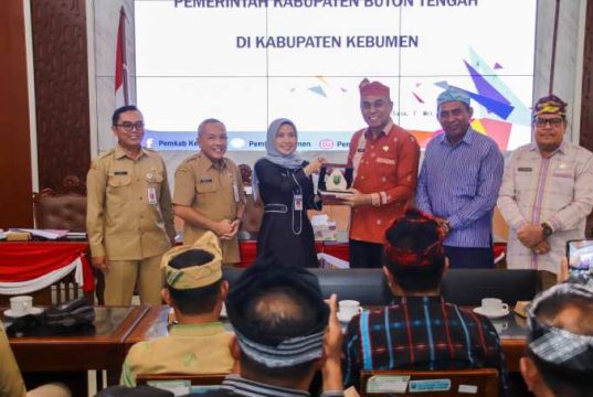 Pemkab Buton Tengah Belajar Budi Daya Udang Berbasis Kawasan di Kebumen