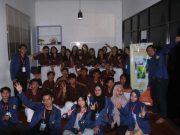 Mahasiswa Komunikasi USM Berbagi Keterampilan Fotografi di SMA Masehi 1 PSAK