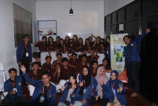 Mahasiswa Komunikasi USM Berbagi Keterampilan Fotografi di SMA Masehi 1 PSAK