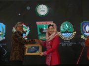 Di Jakarta, Pemprov Jateng Raih 4 Kategori Anugerah Adinata Syariah 2024 dari KNEKS