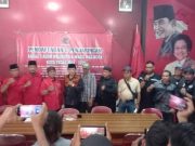 Ketua LSM Serahkan Formulir Pendaftaran Balon Walikota Tegal kepada PDIP