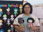 Beromzet Belasan Juta, Kerajinan Boneka Nona Kriwil Baju Adat Nusantara dari Limbah Perca asal Semarang