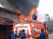 Sejumlah Kios di Pasar Loak Kota Tegal Ludes Terbakar