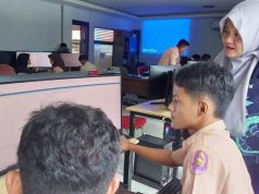 Tim PkM USM Beri Pelatihan Mendeley pada Siswa SMKN 3 Semarang
