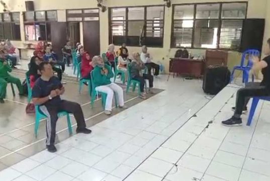 Efektivitas Latihan Kekuatan Otot Kaki terhadap Intensitas Nyeri Lutut