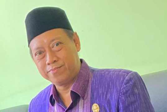 Membangun Kesadaran Lingkungan Warga Sekolah melalui Program “Saling Gemas”