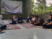 Tim PkM USM Beri Pelatihan ‘Mindfulness’ ke Remaja Karang Taruna Sendangmulyo