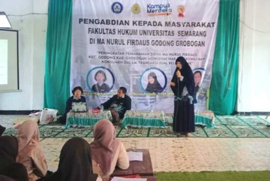Tim PkM USM Beri Penyuluhan Hak dan Kewajiban Konsumen dalam Jual Beli Online