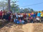 Jelang Hari Raya Waisak, Masyarakat dan Polsek Pakis Aji Bersihkan Makam Lumbungan di Sebawuk