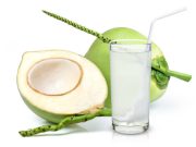 Apa Saja Manfaat Air Kelapa untuk Kesehatan Tubuh? Simak yuk…