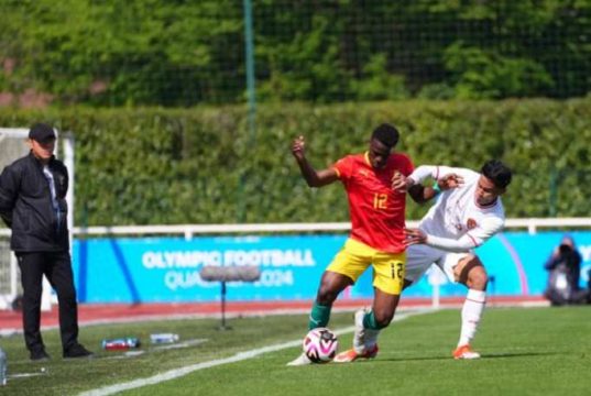 Bola Bergulir dalam Selimut Takdir