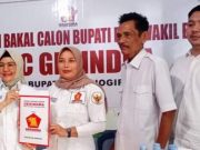 Menggandeng Partai Golkar atau Melawan Bumbung Kosong