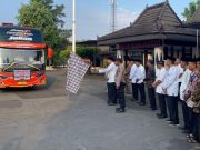 Jemaah Calhaj Dilepas Keberangkatannya dari Pendapa Kabupaten