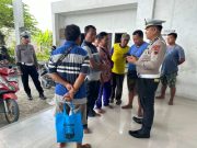 Polres Grobogan Beri Terapi Kesehatan bagi Pengemudi di Pangkalan Truk
