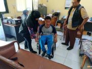 Kemensos Beri Bantuan Kursi Roda Sport untuk Atlet Batang