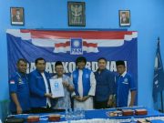 Dokter Ismail Didampingi Keluarga Mendaftar Bacabup ke DPD PAN Sragen