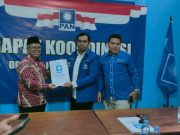 Dokter Ismail Serahkan Berkas Pendaftaran Bacabup Sragen ke DPD PAN