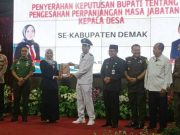 Bupati Demak Serahkan SK Perpanjangan Masa Jabatan Kepala Desa