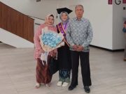 Tekad Seorang Buruh Percetakan, Kuliahkan Empat Anak di SCU dan Lulus