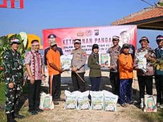 Polres Jepara Berikan Beasiswa dan Bantuan Bibit serta Pupuk Gratis