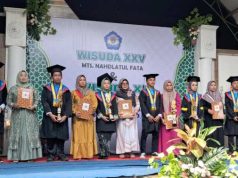 MTS-MA NU Nahdlatul Fata Petekeyan Lepas 242 siswa, Ini Pesan KH. Badruddin untuk Wisudawan-Wisudawati