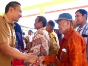 Ribuan Buruh Rokok dan Petani Tembakau Menerima Bantuan