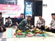 Danramil Memotong Tumpeng Kenduri Selamatan HUT Bhayangkara
