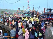 Sedekah Laut Membuka Festival Nelayan Pacitan