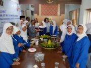 HUT IKWI Jateng Ditandai Periksa Kesehatan dan Pembagian Kaca Mata Baca Gratis