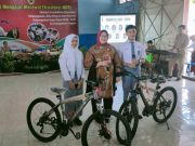 Bupati Sragen Mengajar di SMA/SMK, Siswa yang Bisa Jawa Pertanyaan Dapat Hadiah Sepeda dan Jam Pintar