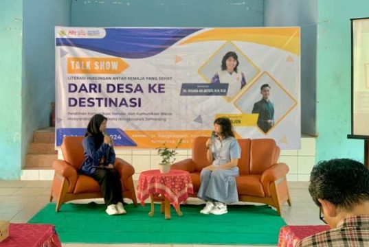 Tim Pengabdian MBKM Mahasiswa Ilkom USM Beri Penyuluhan Literasi Hubungan Antarremaja