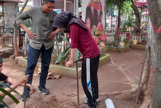 Mahasiswa KKN USM Bantu Persiapan Lomba Proling dan Proklim di Krobokan