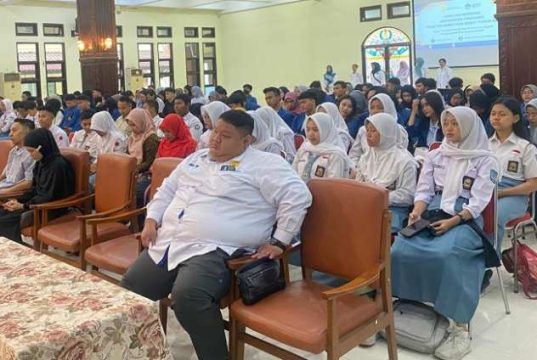 SMKN 9 Semarang Juara Lomba Pemasaran Digital FE USM