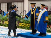 Lepas Wisudawan, Rektor Undip Pesan untuk Terus Bergerak dan Berpikir Kreatif