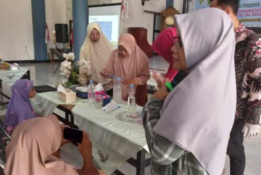 Inspiratif! Tim Dosen Ajarkan Pembuatan Gel Lidah Buaya Atasi Penyakit Kulit