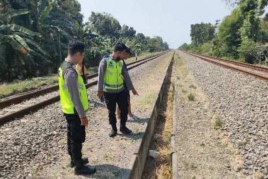 Seorang Perempuan Tewas Tertabrak Kereta Api di Mlilir Gubug