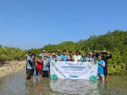 Konservasi Pesisir Berkelanjutan: PLN UIK Tanjung Jati B Tanam Ribuan Mangrove di Desa Mororejo