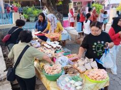 Gerak Jalan Tujuhbelasan Menyajikan Jajan Pasar