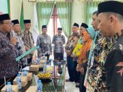 Kepala Kantor Kemenag Kebumen Kukuhkan 7 Pendamping Pelaku Usaha