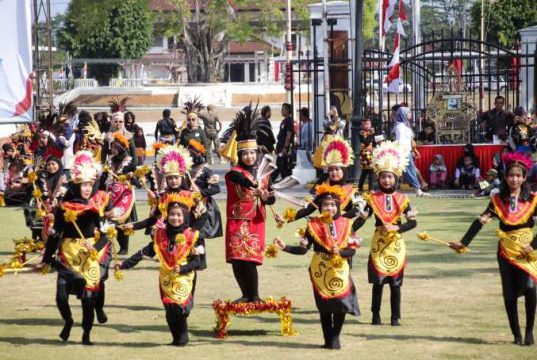 790 Siswa dan Guru di Kebumen Semarakkan Tari Kolosal HUT RI