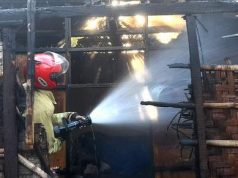 Api Tungku Berkobar Membakar Rumah
