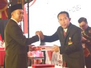 Bupati Pacitan Menerima Duplikat Bendera Pusaka