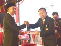 Bupati Pacitan Menerima Duplikat Bendera Pusaka