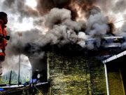 Api Dapur Membakar Gudang dan Toko Kelontong