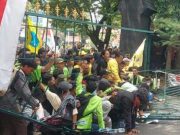 Melawan Watak Oligarki dalam UU Pilkada