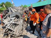 Argo Bromo Anggrek Versus Minibus di Perlintasan Tanpa Pintu Tunggak Toroh