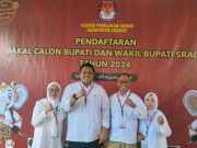 Pasangan Bowo-Suwardi Naik Andong ke KPU Daftar Pilkada Sragen, Diantar Orang Tua dan Massa Ribuan Orang