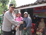 Polres Grobogan Salurkan Puluhan Paket Sembako sebagai Implementasi Commander Wish Kapolda
